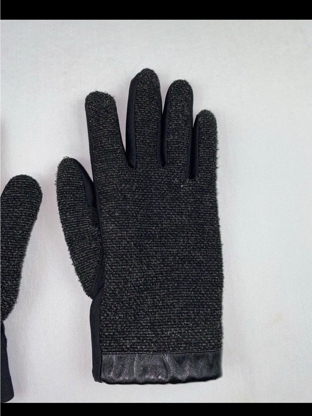 Gloves - Picture 3 of 8